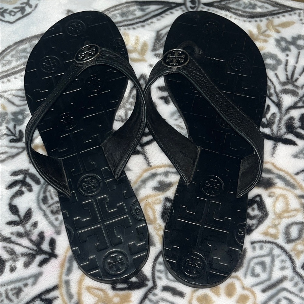 Tory Burch Black Leather Flip Sandals, 7M - Picture 6 of 10